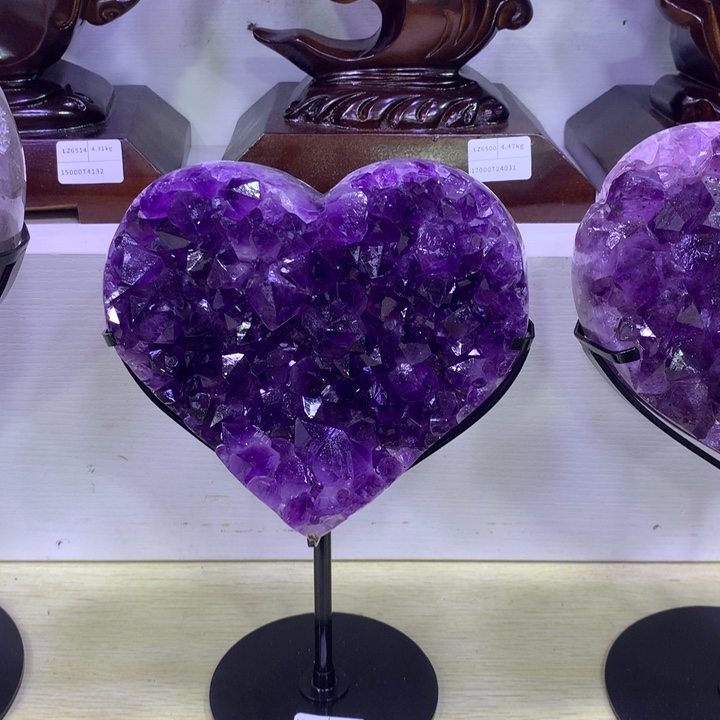 织绣乌拉圭紫水晶摆件