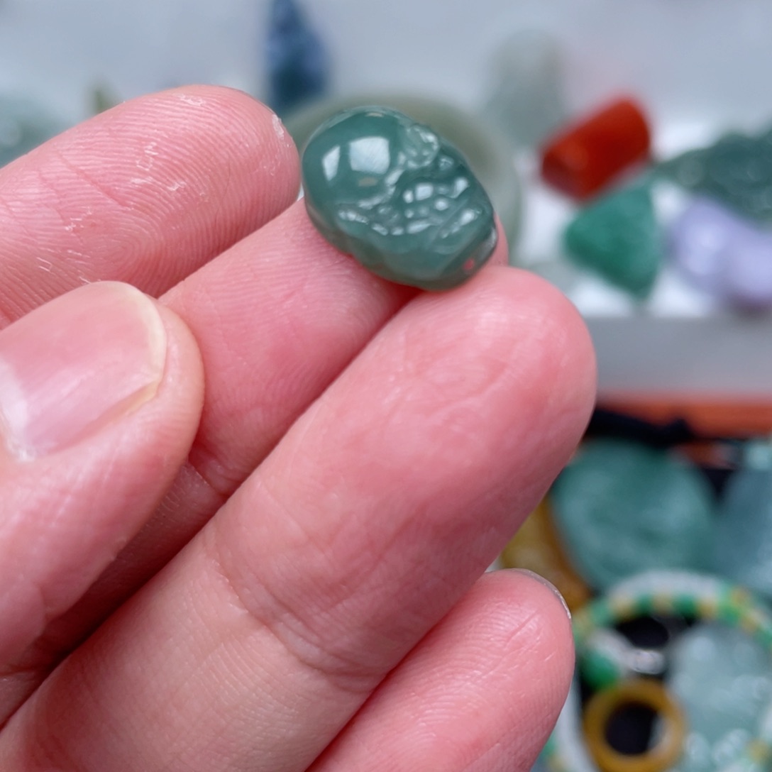 翡翠颈饰未镶嵌小貔貅