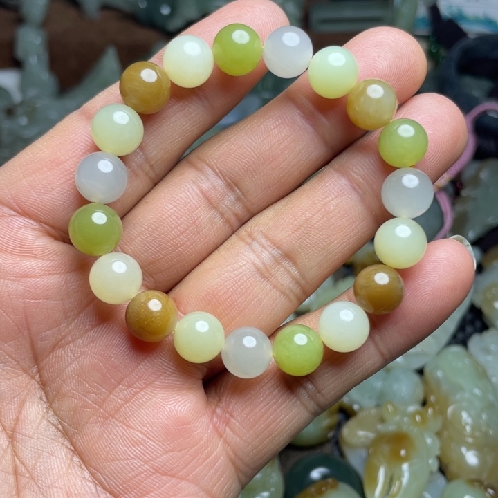 R***b和田玉未镶嵌手链