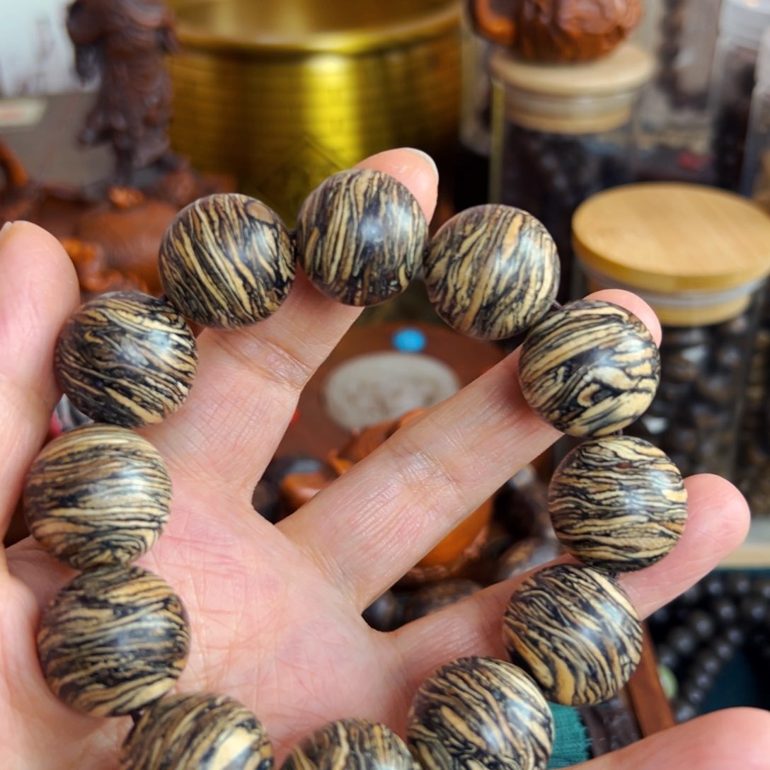 阴沉木年货节福利活动文玩手串摆件把件