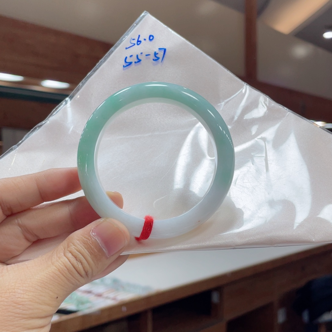 翡翠手镯未镶嵌桐**嘟买断