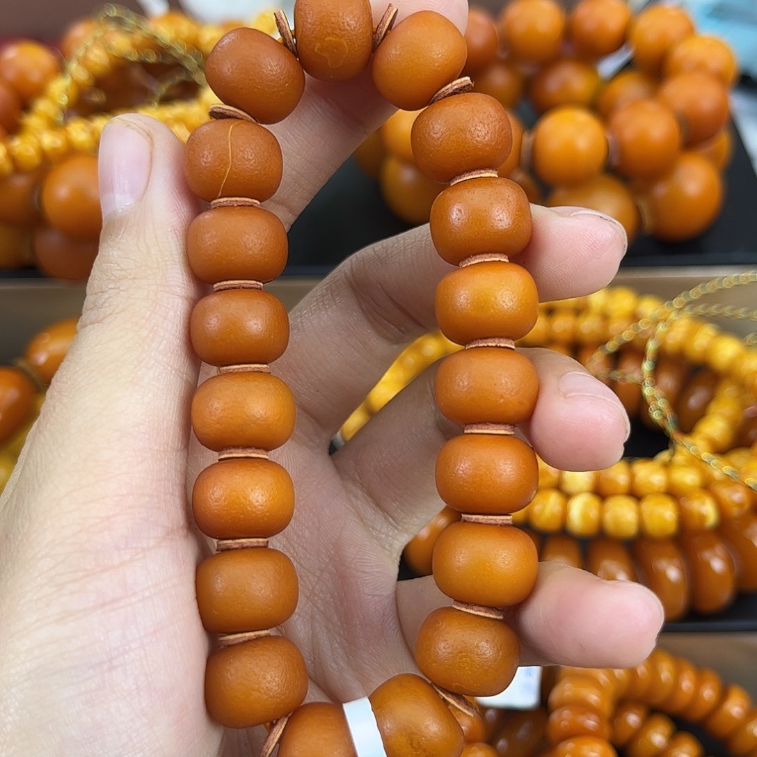 琥珀颈饰未镶嵌蜜蜡