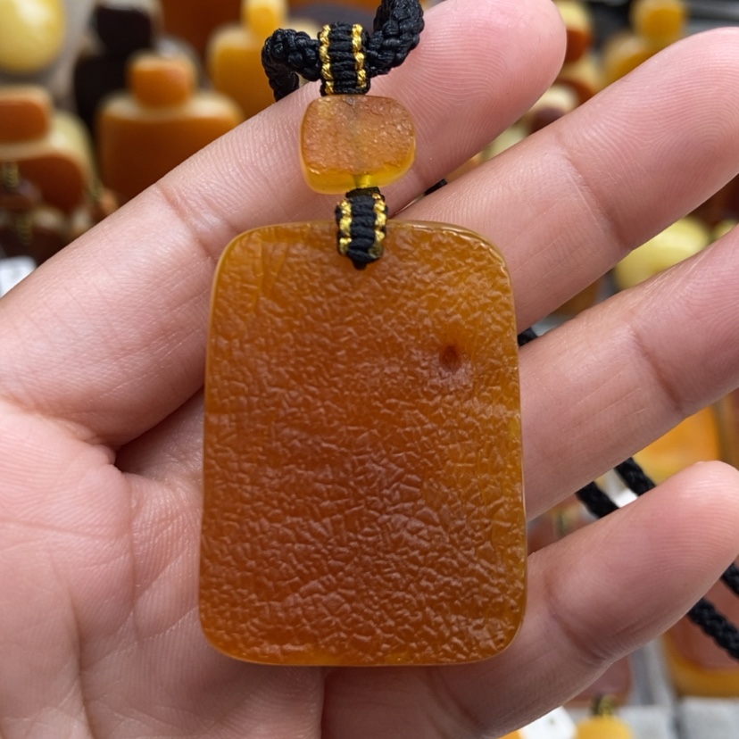 【闪购商品】琥珀颈饰未镶嵌
