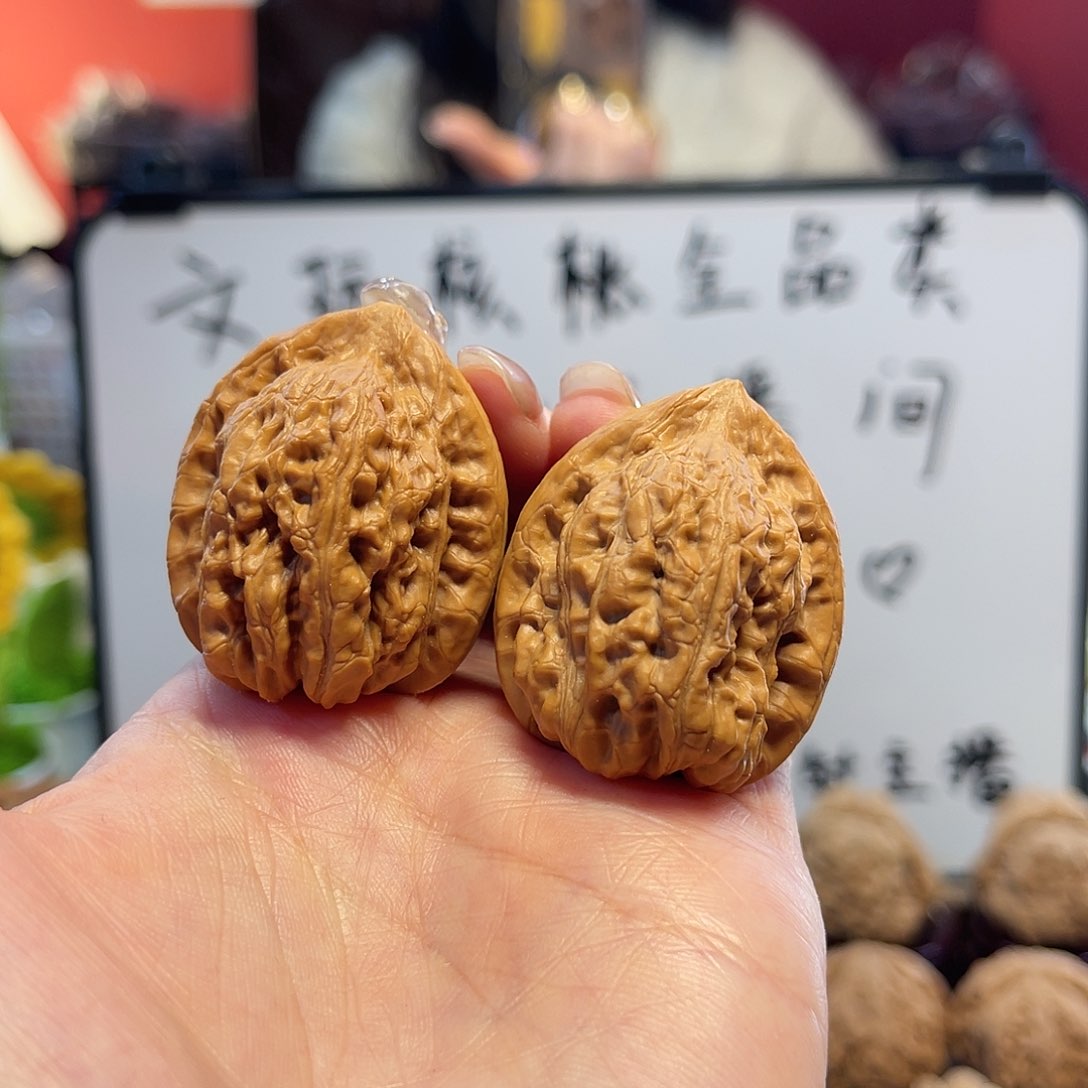 【闪购商品】文玩核桃把件33赤龙鸡心