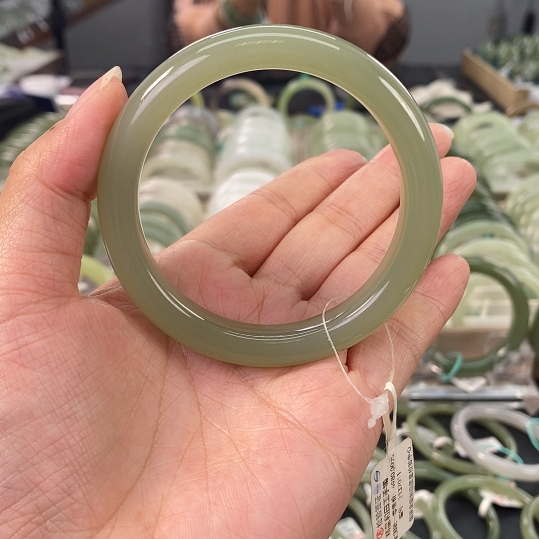 和田玉和田玉手镯55未镶嵌