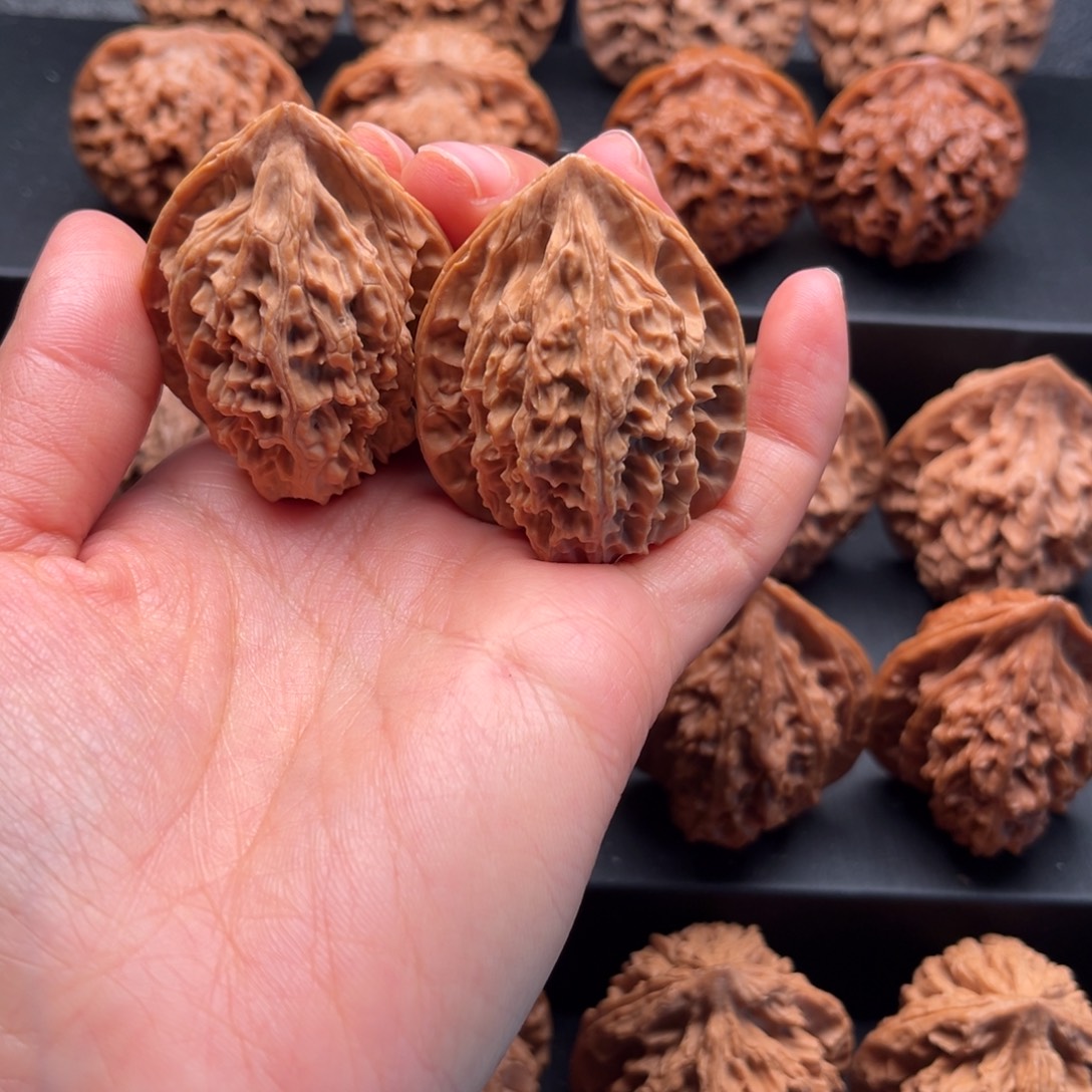 大***鸟把件文玩核桃鸡心