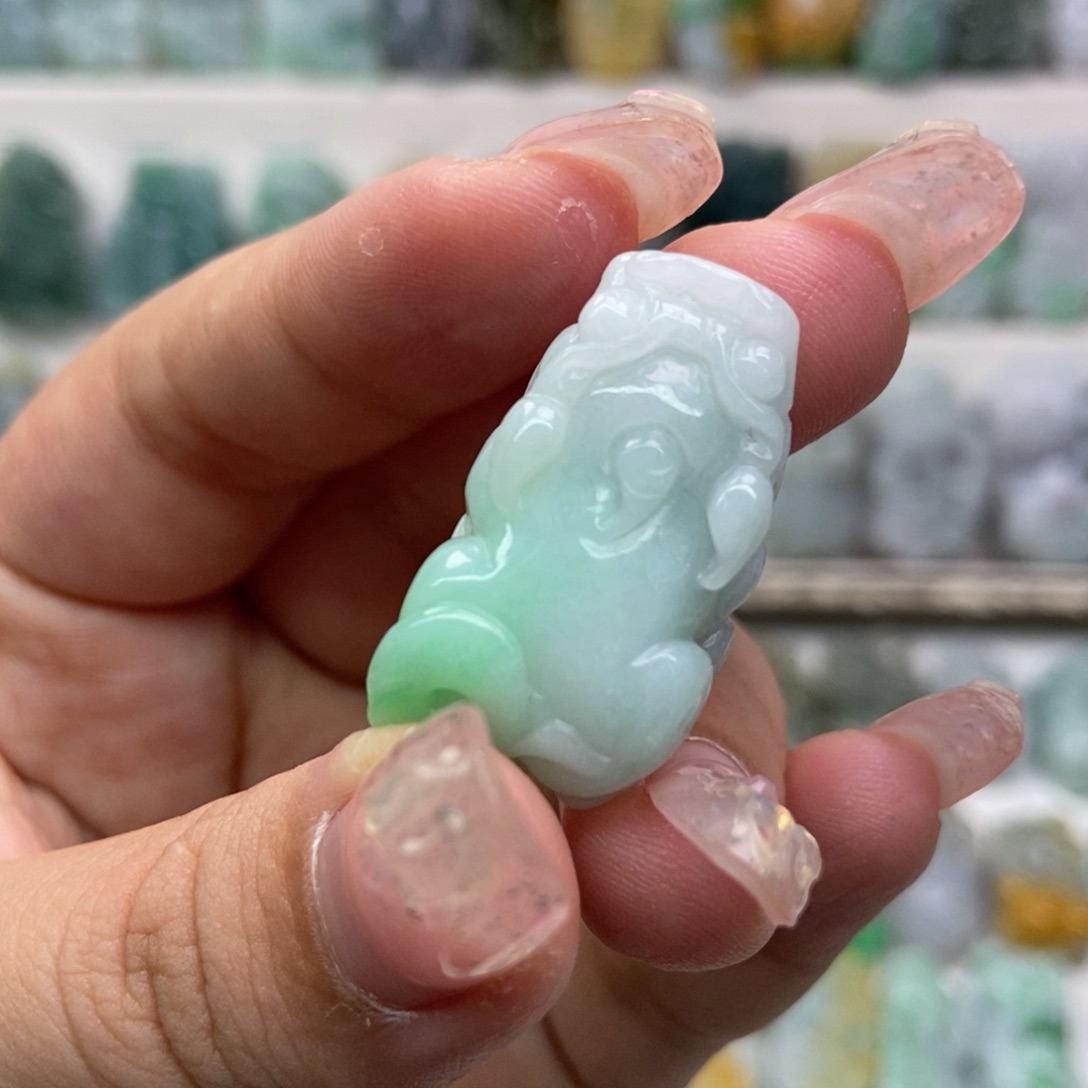 吊坠(赠链)未镶嵌翡翠