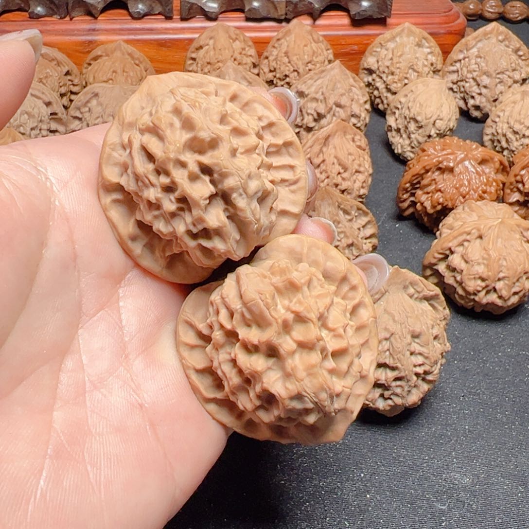 文玩核桃把件龙鳞王39