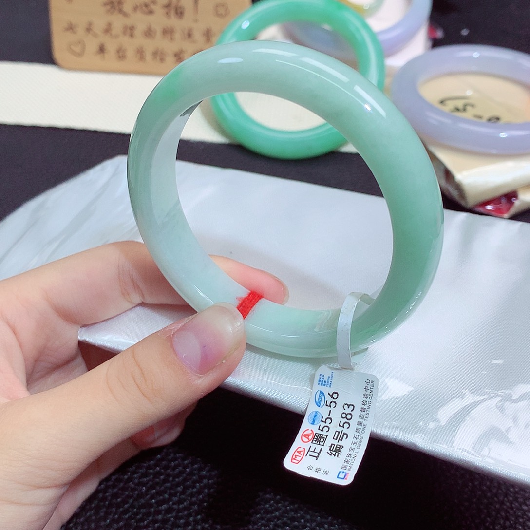 翡翠未镶嵌手镯583