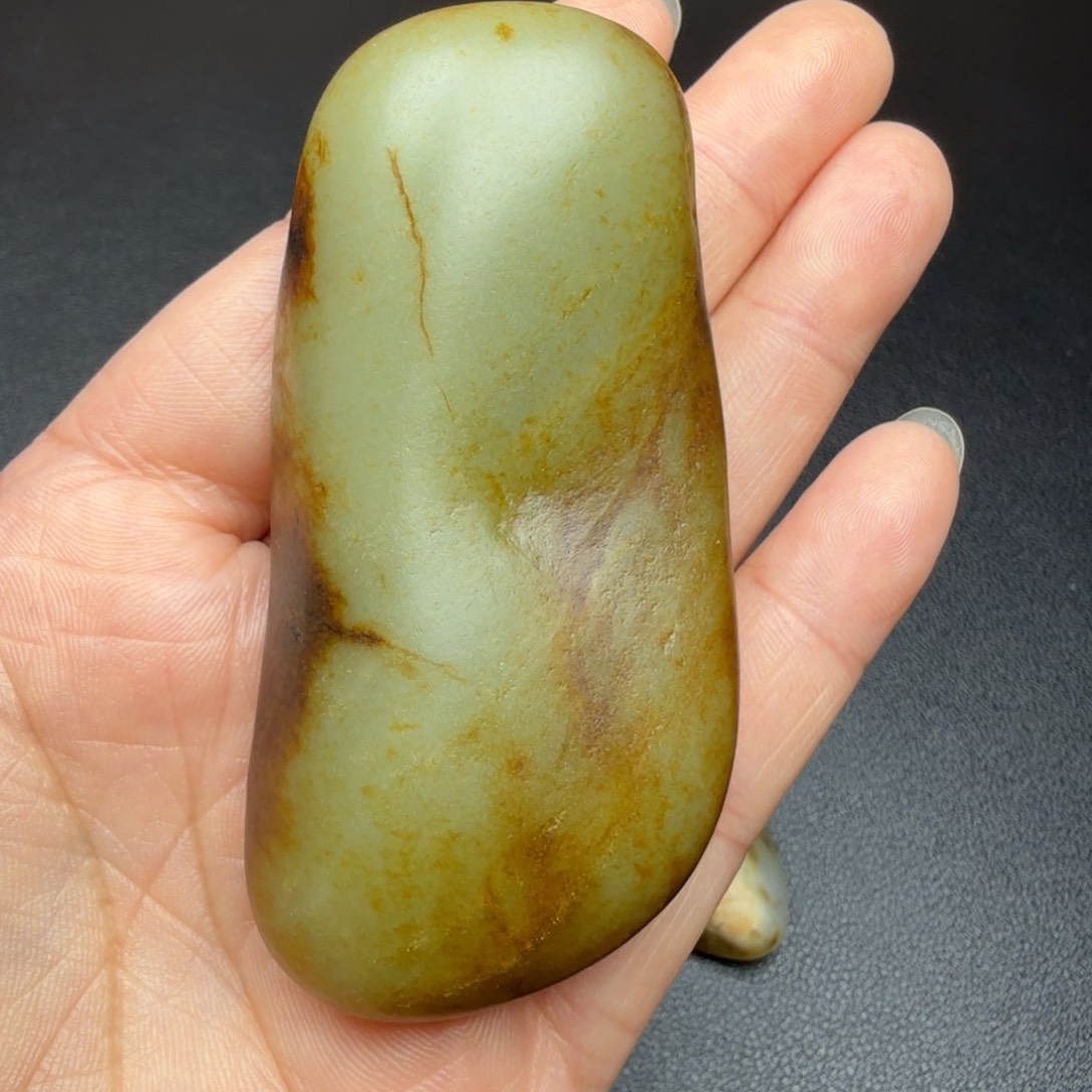 黑***馬和田玉未镶嵌珠宝奇石