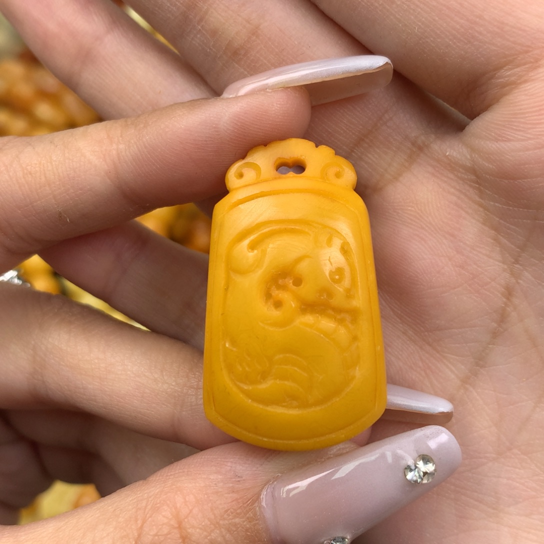 琥珀未镶嵌珠宝奇石