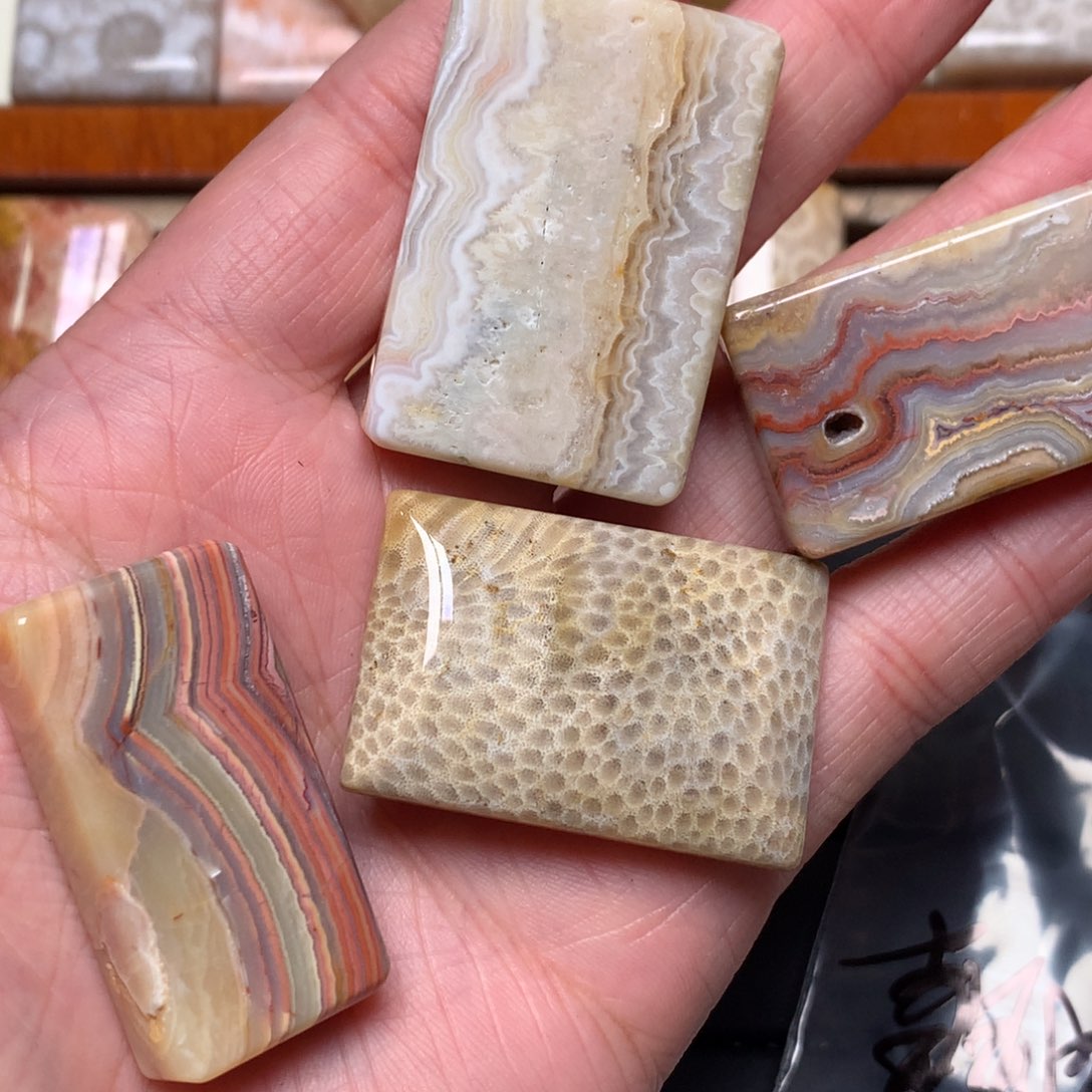 蝴***兰硅化玉未镶嵌吊坠无事牌手排平安扣