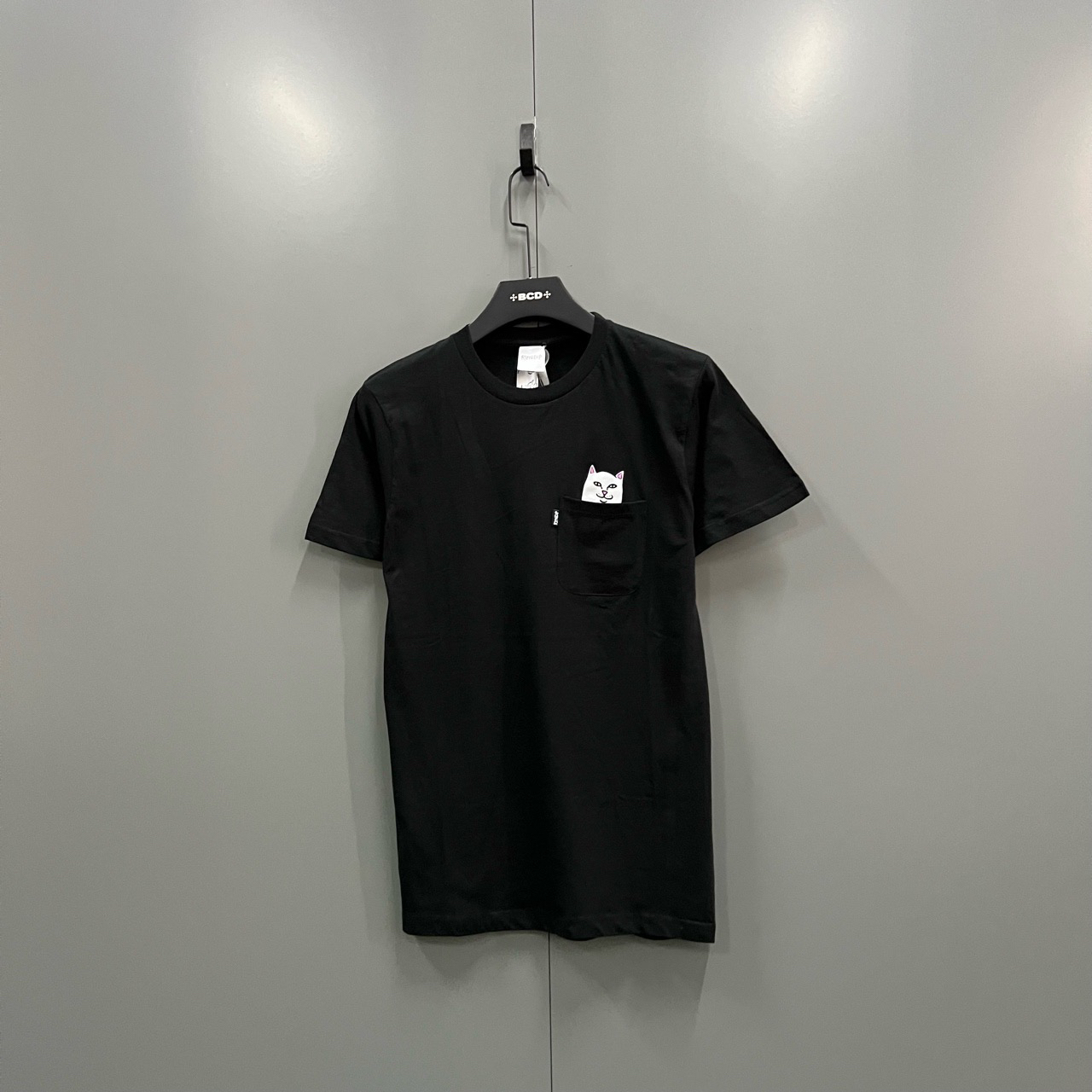 99新  （bb）201 RIPNDIP 黑色经典口袋猫短袖 S码/吊牌 