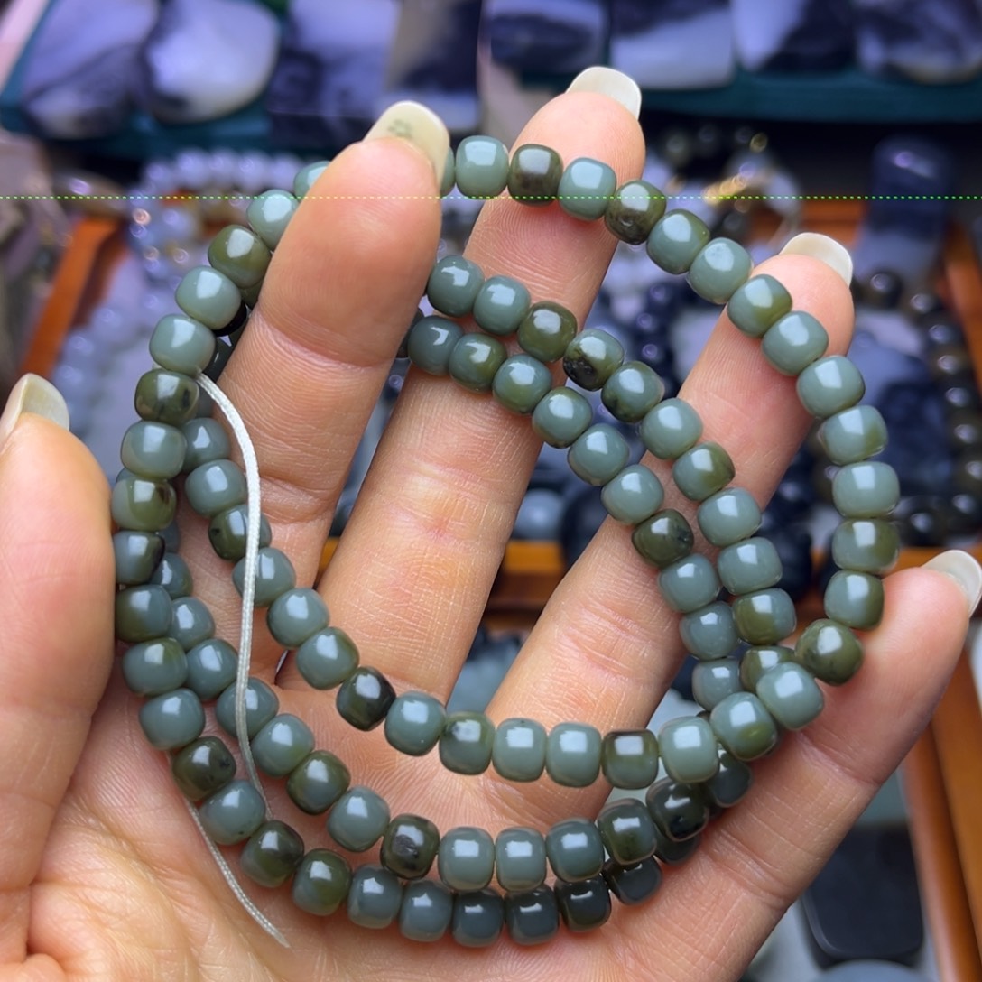 和田玉未镶嵌手串