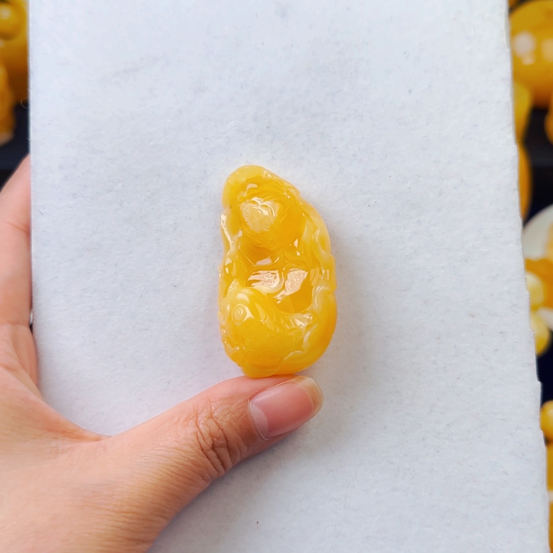 琥珀颈饰未镶嵌鱼吊坠