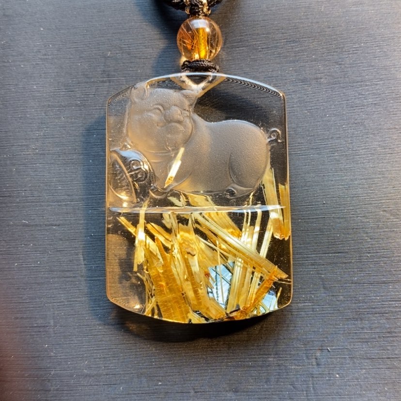 【闪购商品】水晶颈饰未镶嵌天然钛晶生肖猪吊坠