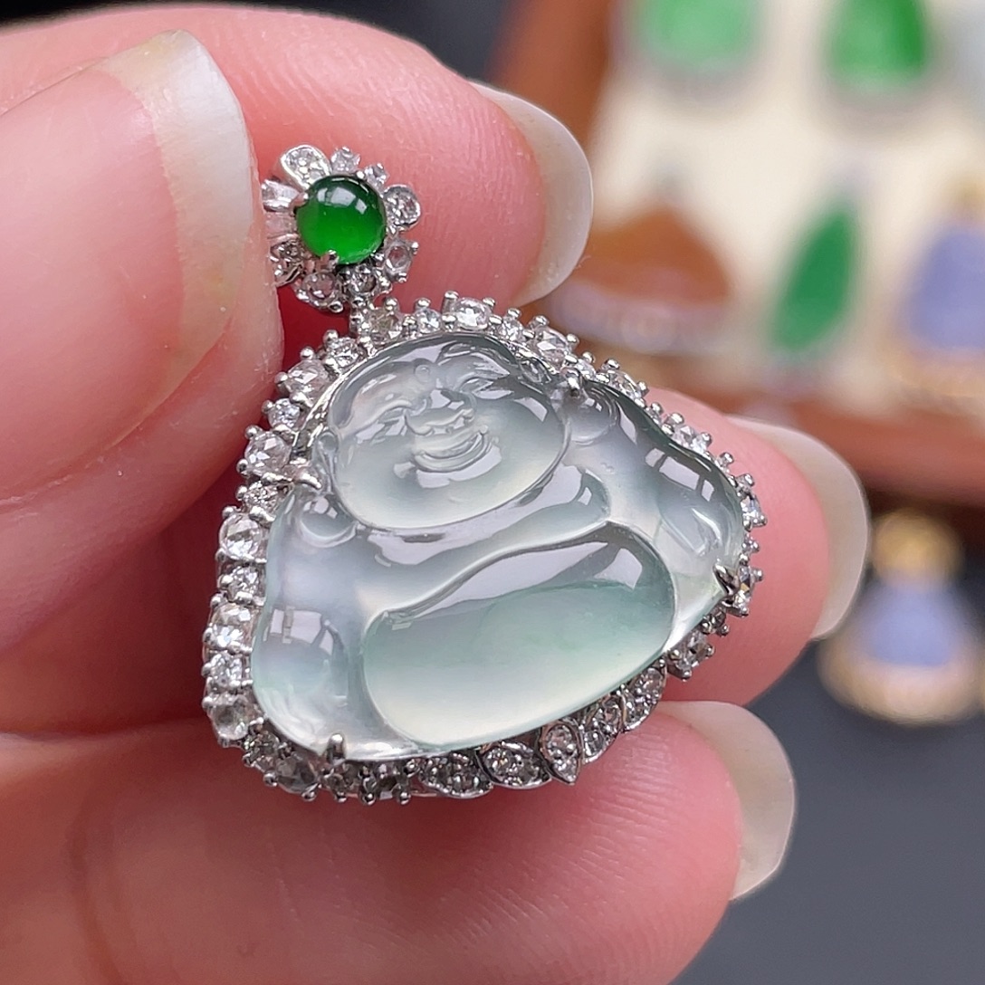 翡翠18K金镶嵌颈饰高冰佛公