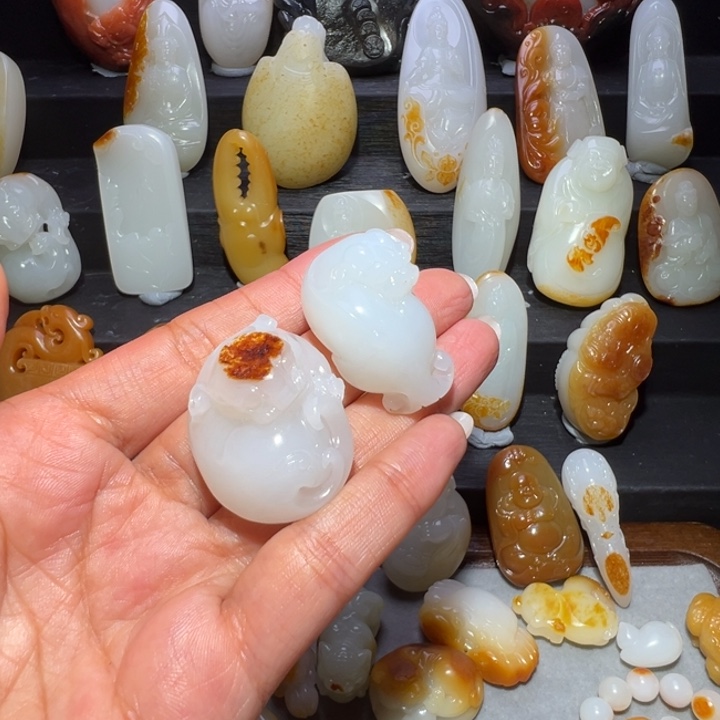 和田玉颈饰未镶嵌顽***玩