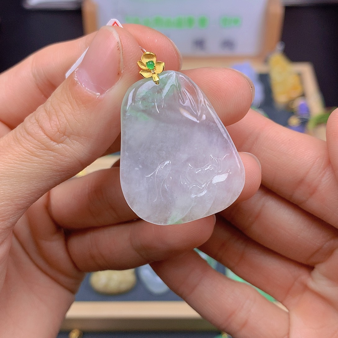 翡翠颈饰18K金镶嵌翡翠