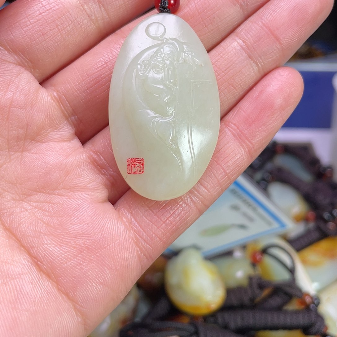 和田玉颈饰未镶嵌