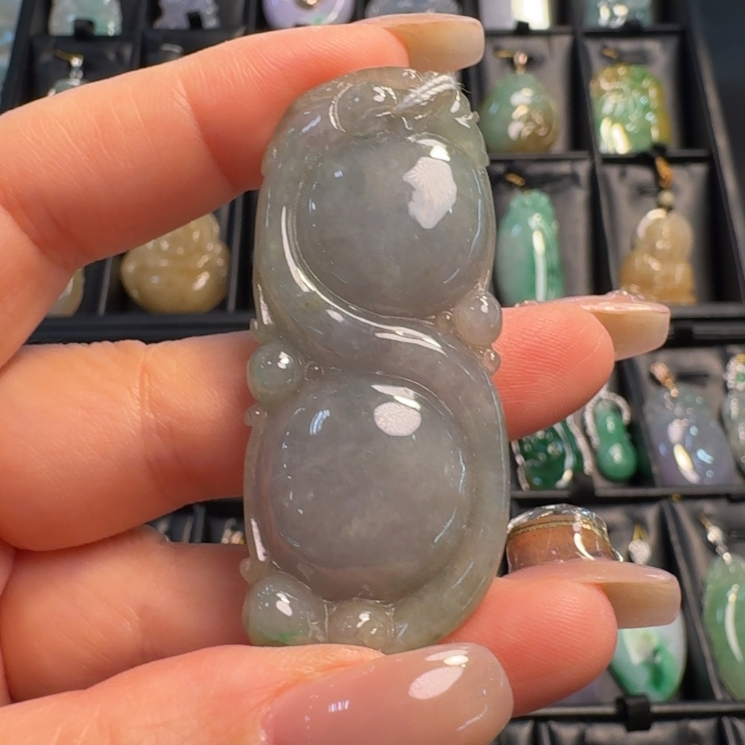 翡翠未镶嵌颈饰福贝