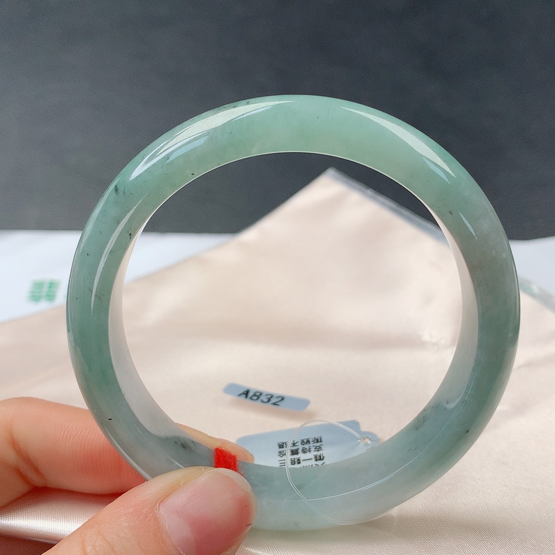 翡翠手镯未镶嵌0002正56