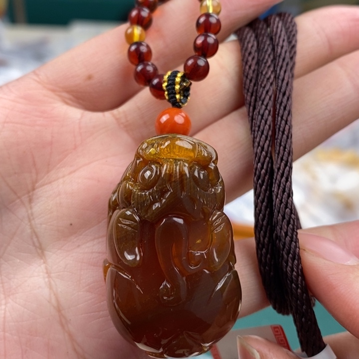 琥珀珠宝奇石未镶嵌