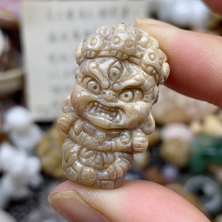 硅化珊瑚（珊瑚玉）未镶嵌颈饰