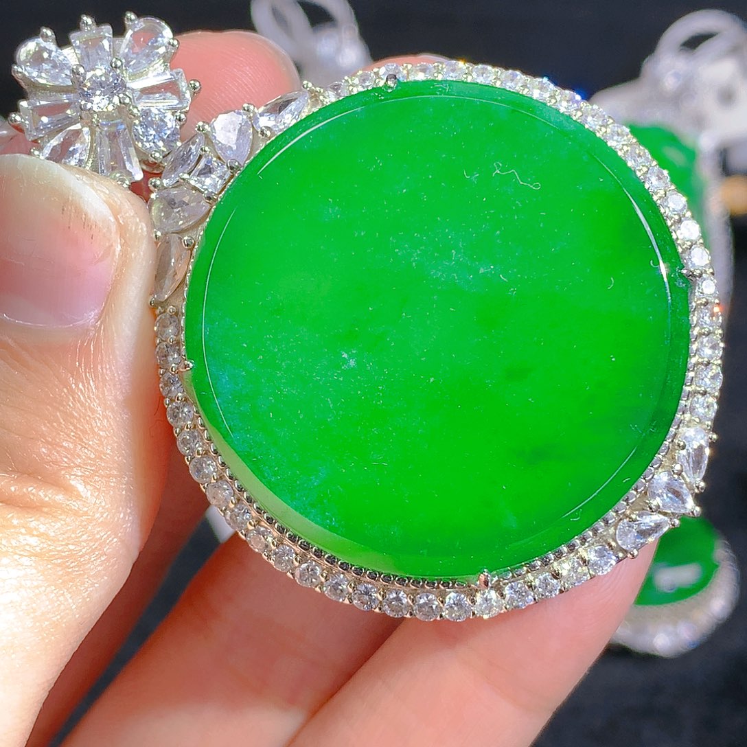 翡翠颈饰银S925镶嵌吊坠