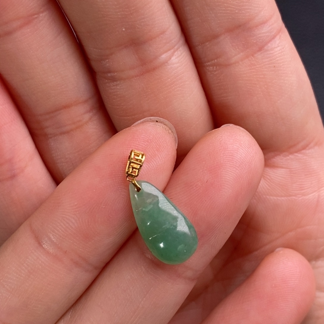 翡翠颈饰18K金镶嵌福豆