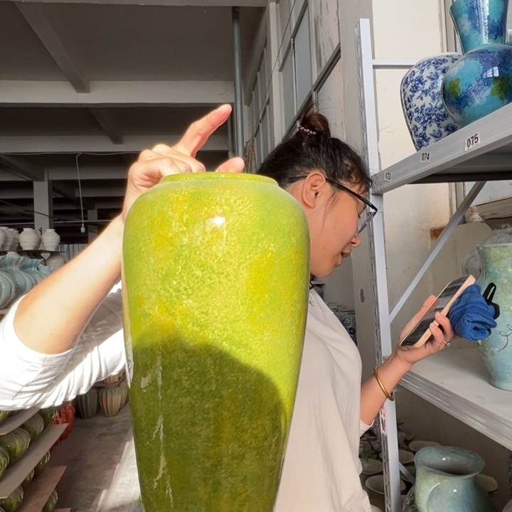 景德镇陶瓷花瓶工厂