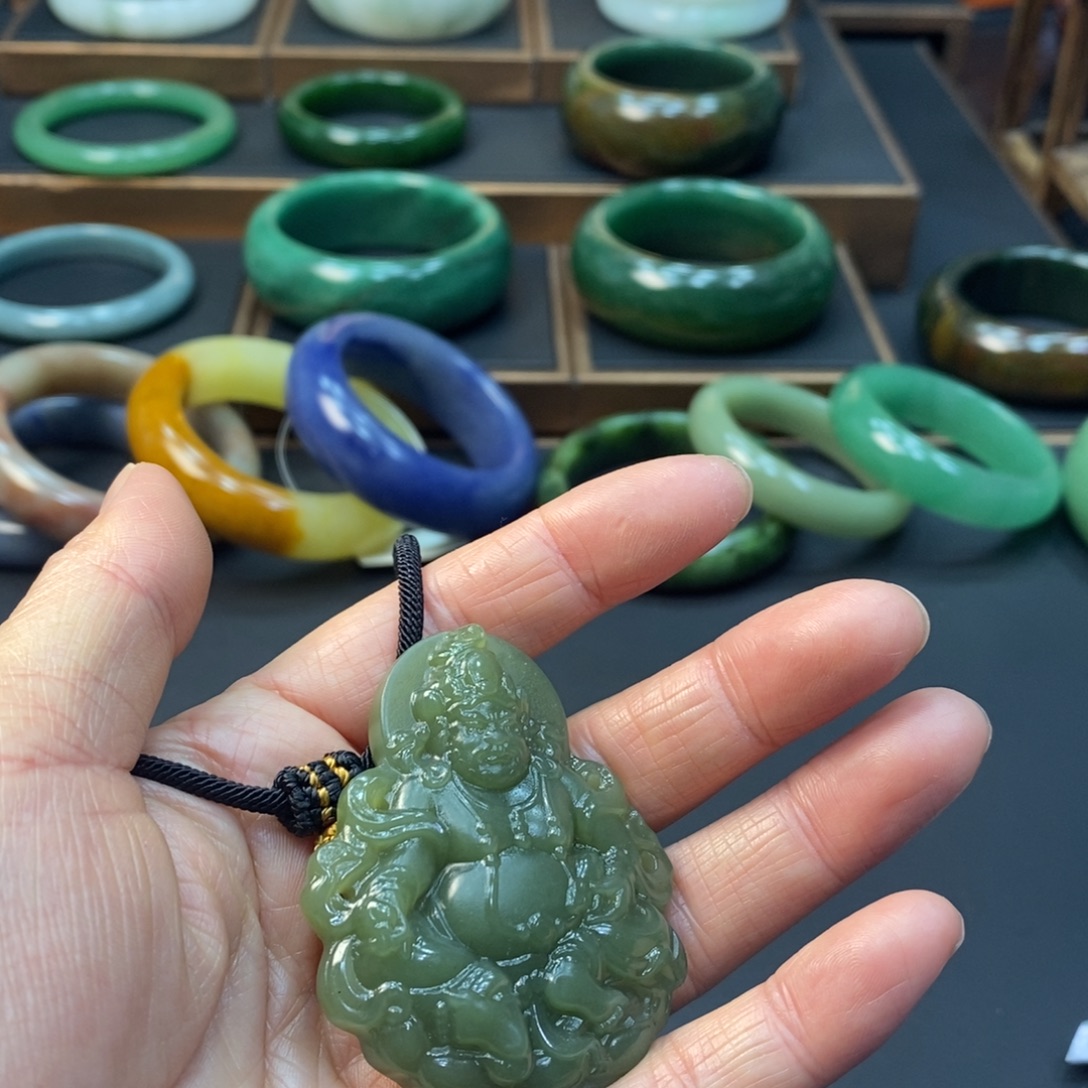 阳***使和田玉未镶嵌颈饰