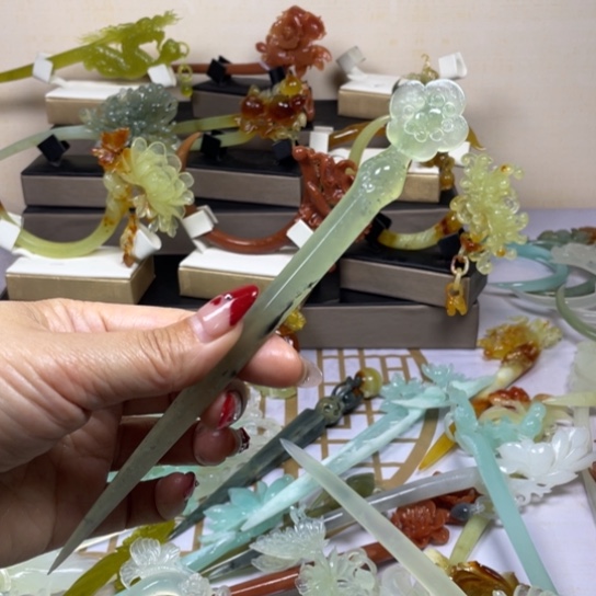 蛇纹石玉发饰未镶嵌