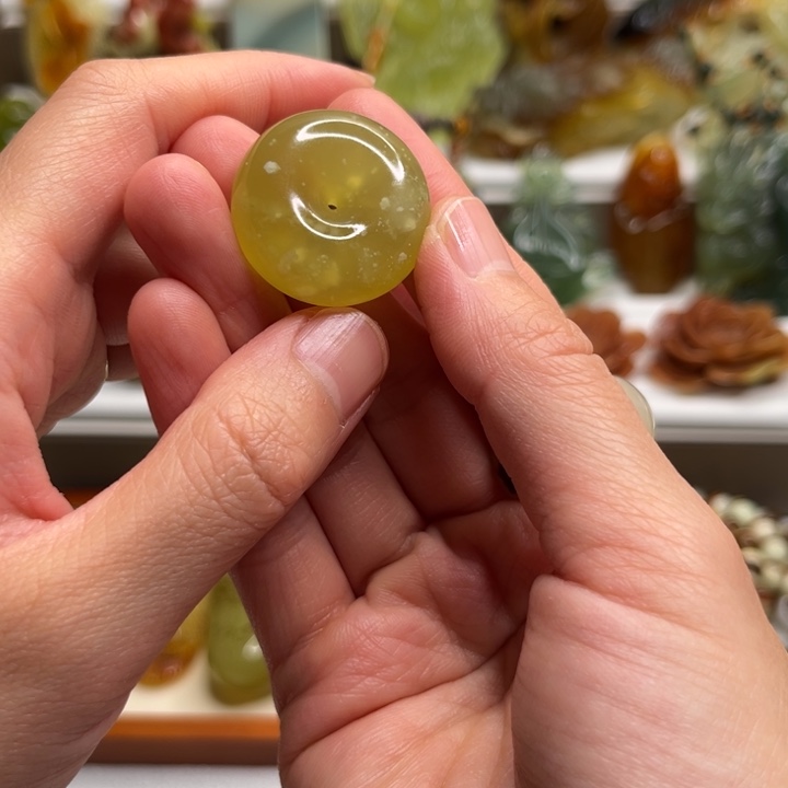 蛇纹石玉未镶嵌平安扣