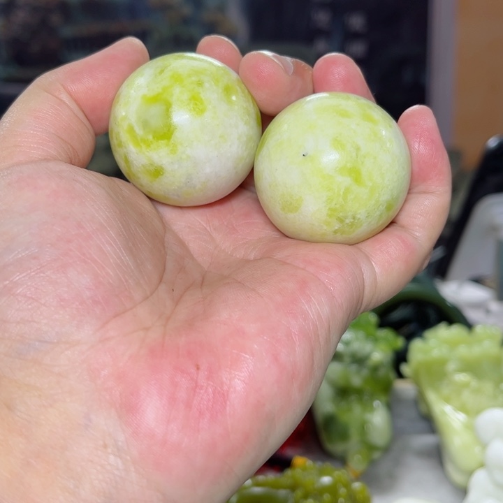 蛇纹石玉手球多样性发货未镶嵌