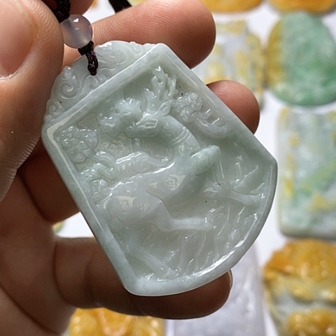 翡翠颈饰未镶嵌翡翠