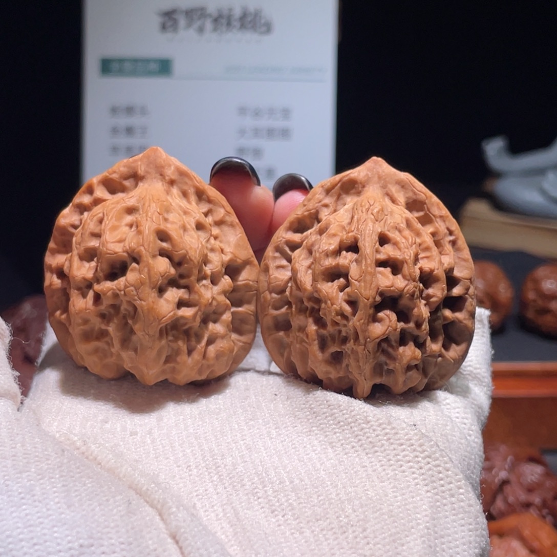 文玩核桃吊坠38.37佛肚7936