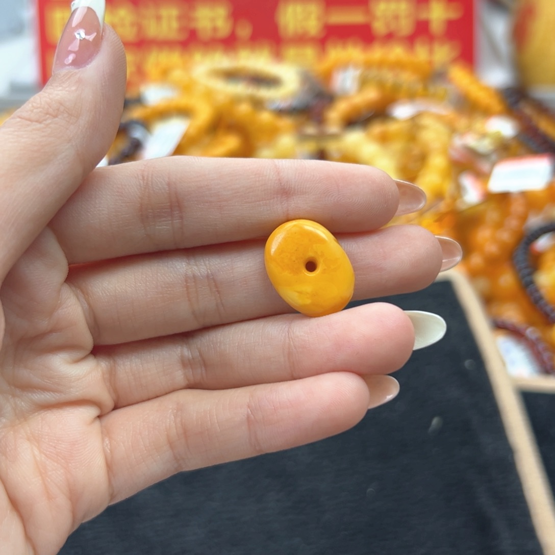 琥珀珠宝奇石未镶嵌