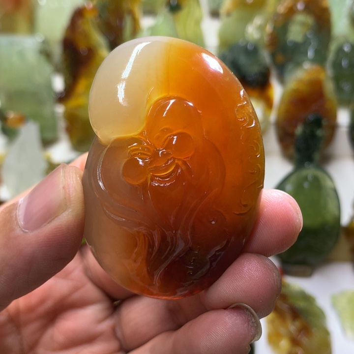 蛇纹石玉颈饰未镶嵌
