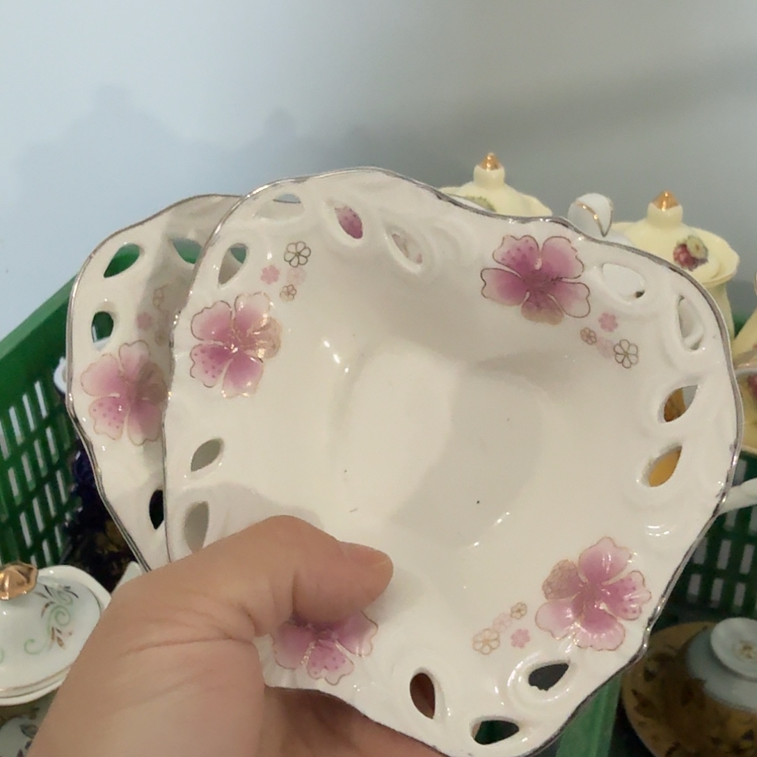 瓷片陶瓷陶瓷2只……………………