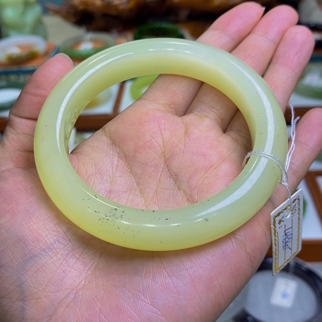和田玉手镯未镶嵌若羌奶黄57/58