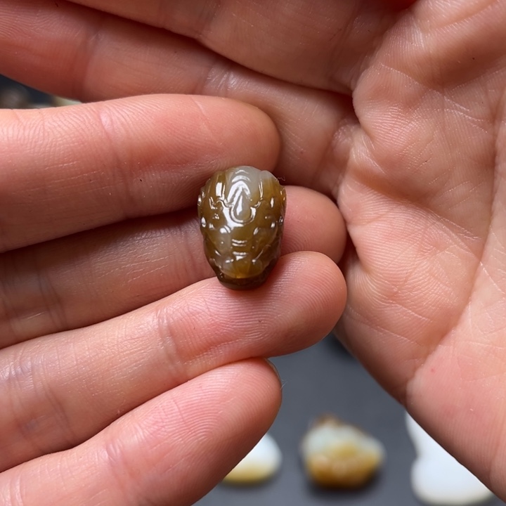 和田玉（糖玉）未镶嵌颈饰