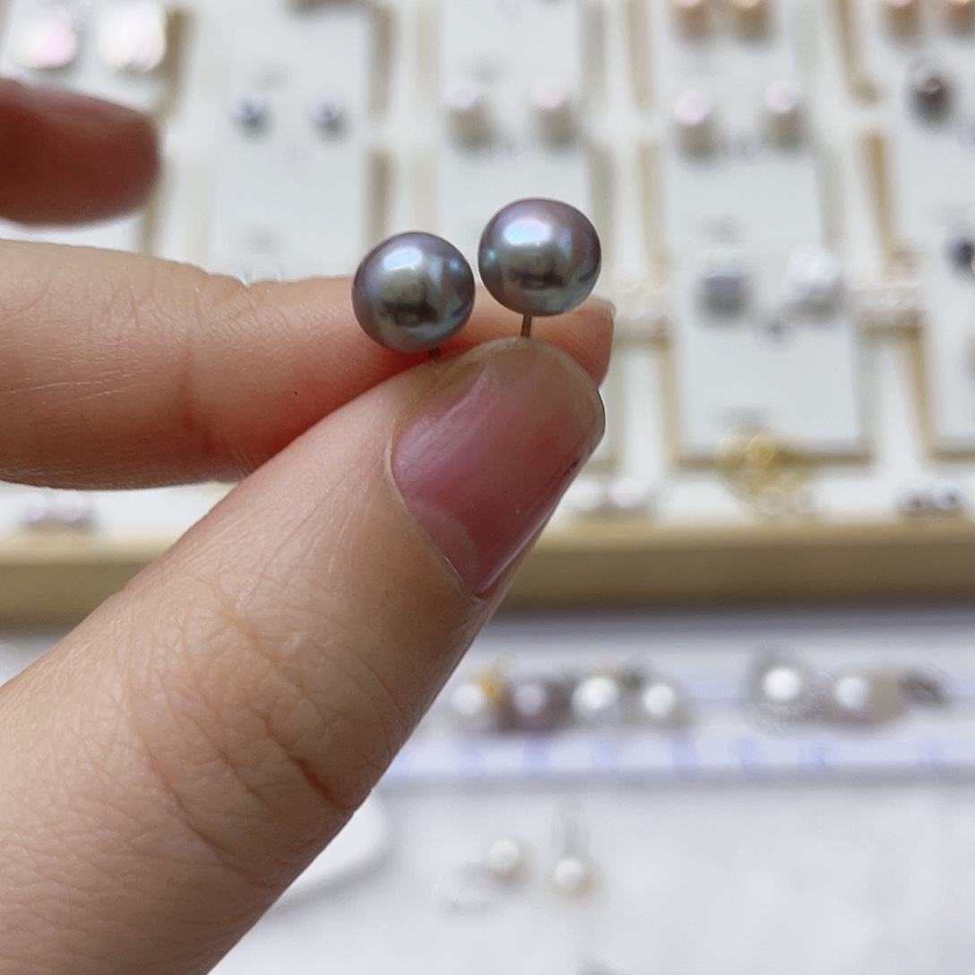 L***e淡水珍珠银S925镶嵌耳饰