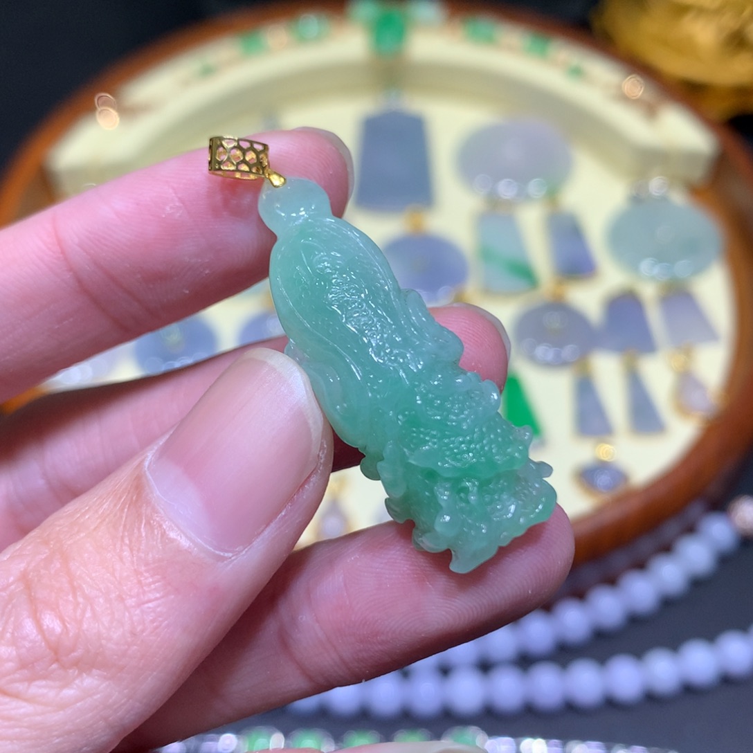 翡翠吊坠(不含链)18K金镶嵌