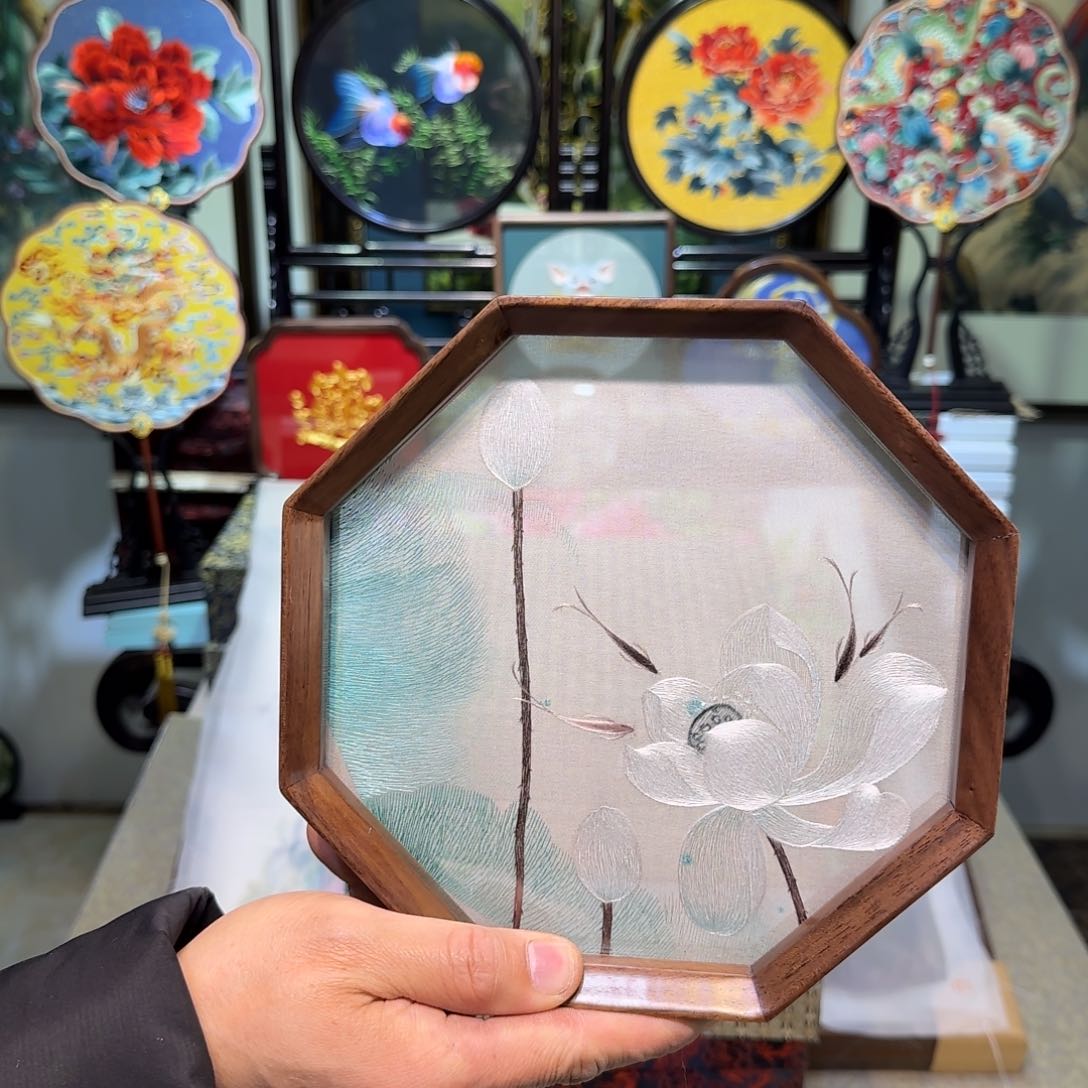 刺绣刺绣工艺精湛