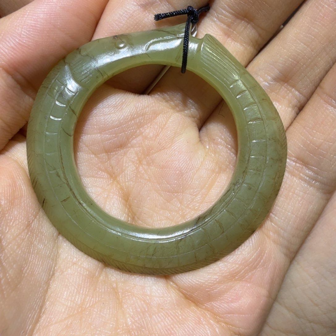 和田玉未镶嵌颈饰逍****子