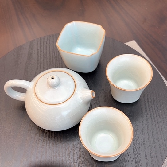汝窑四件套，1壶3杯
