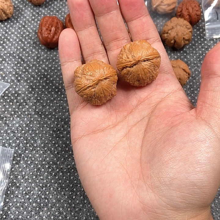 文玩核桃吊坠金蟾肚29