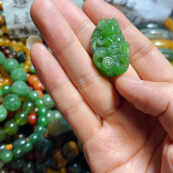 和田玉（碧玉）颈饰未镶嵌