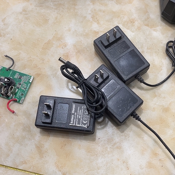 21V坏的五个充电器